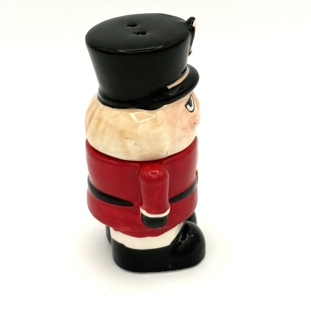 Ceramic Christmas Soldier Salt & Pepper Shaker Set 4" - Picture 5 of 8